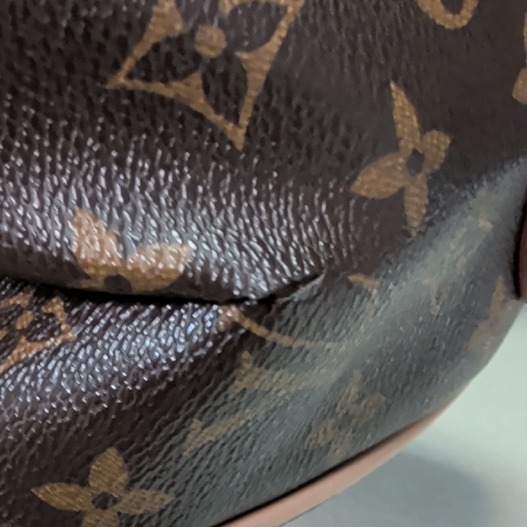 Elegant Brown Designer Tote Bag - Picture 9 of 16